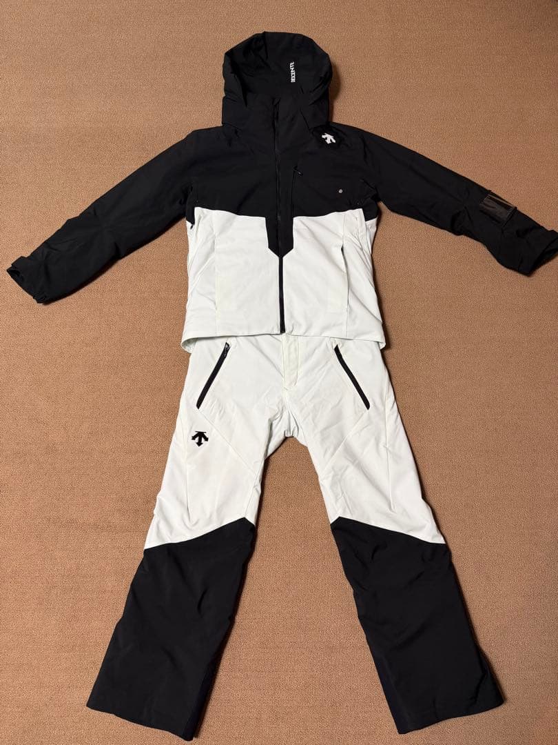 DESCENTE デサント S.I.O スキー ウェア M 2025モデル 美品