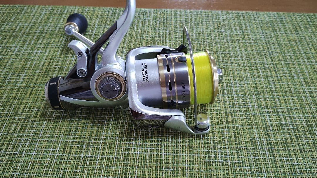 13シマノ アオリスタBB　C3000HGとダイワ アオリトライアル3000BR