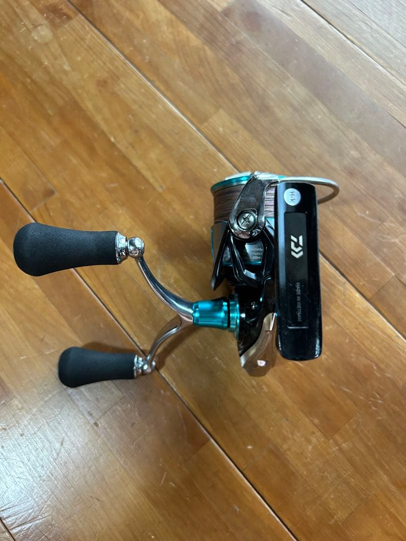 スピニングリール 19 エメラルダス LT3000S-CH-DH