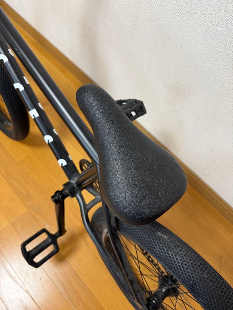 自転車本体 cult bmx access