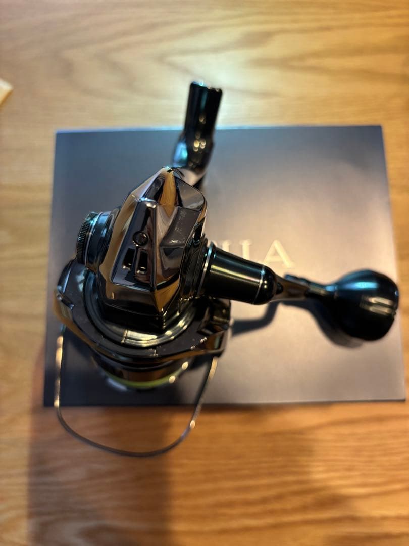 シマノ ステラ スピニングリール 黒