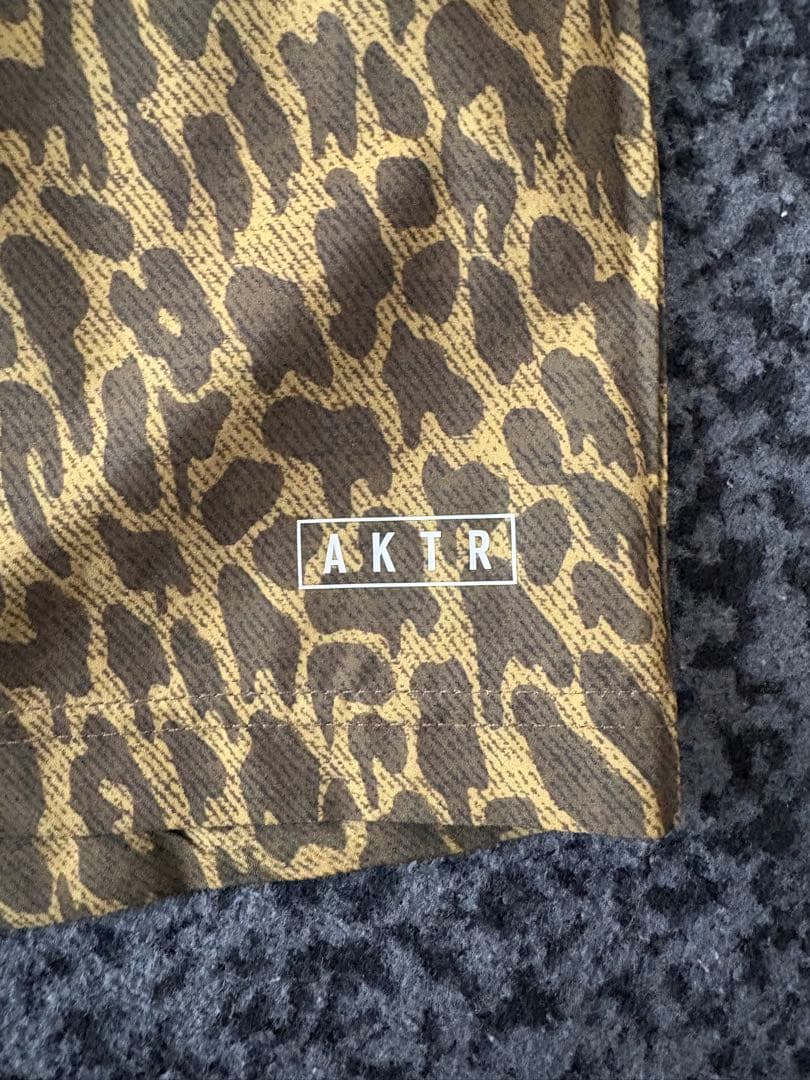 アクター　ハーフパンツ MELTY LEOPARD SHORTS ゴールド XL