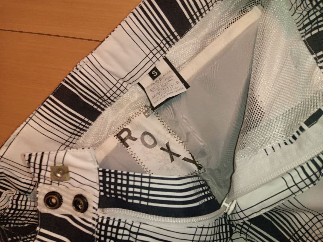 ROXY★未使用レディース用スノーボードパンツ Sサイズ チェック柄