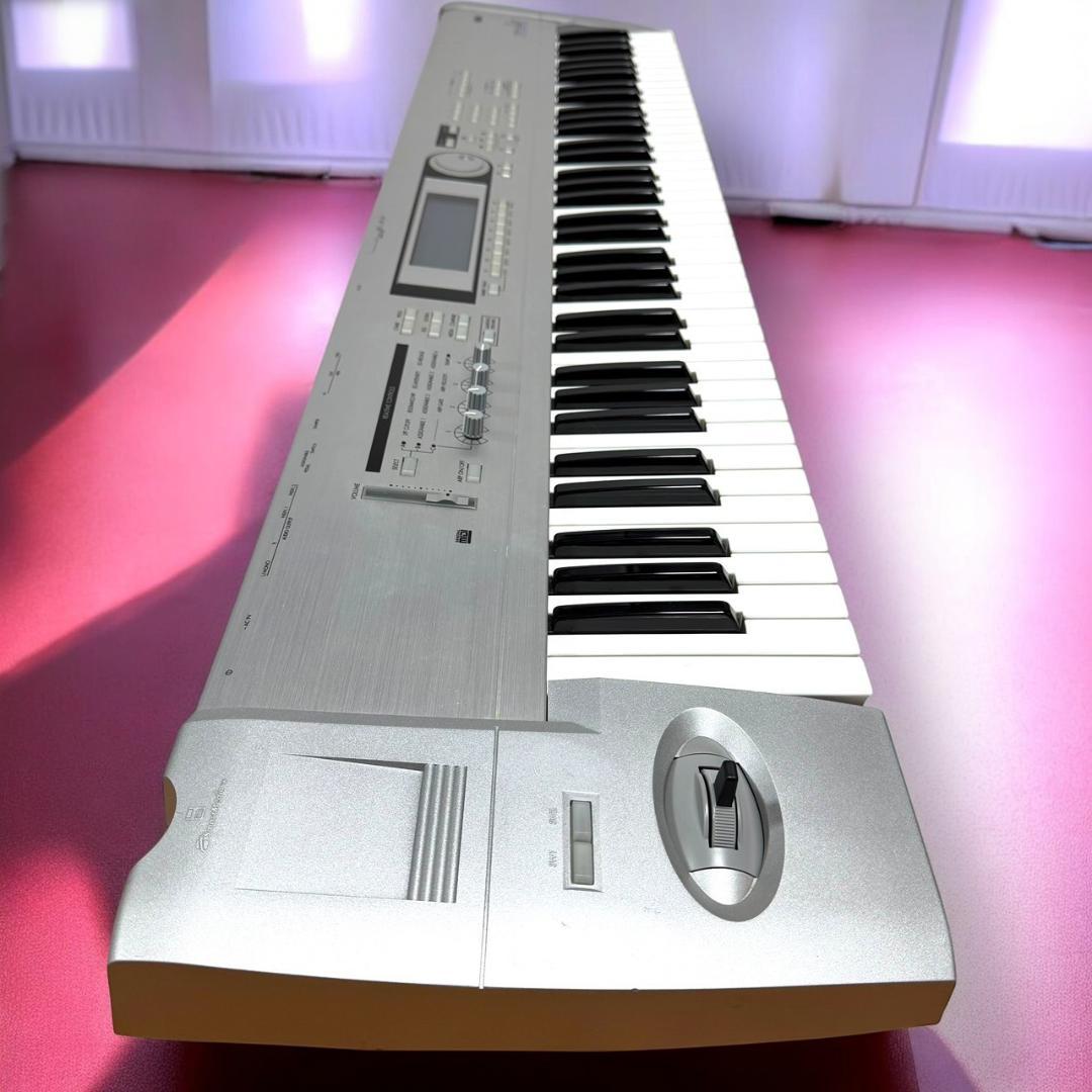 ☆動作品美品 KORG TRITON Le76 76鍵盤シンセサイザー ケース付