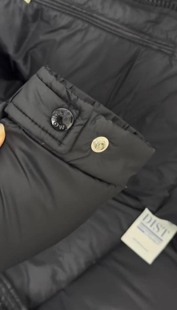 MONCLER SIZE 3 ブラック ダウンジャケット フード付き