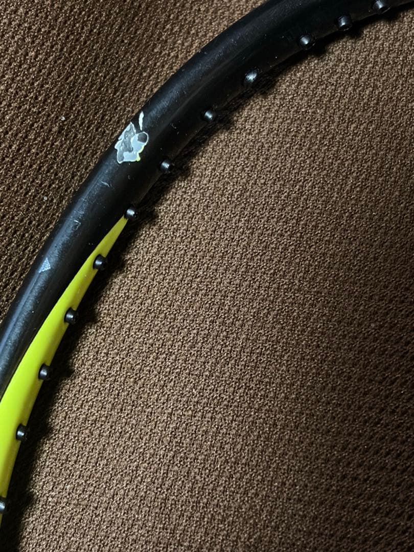 バドミントンラケット 青と黄のグラデーション