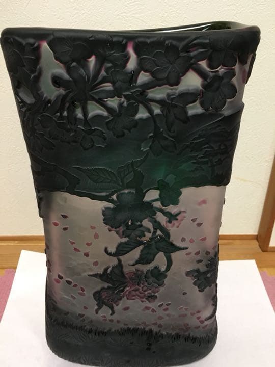 作家作品 ガラス花瓶 桜 お値下げしました。オークションしています‼️‼️