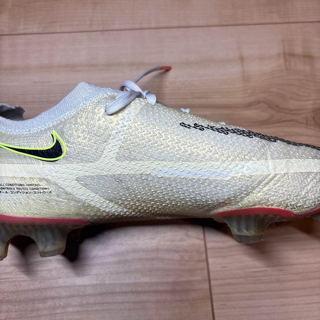 【限定モデル】Nike PhantomGT2