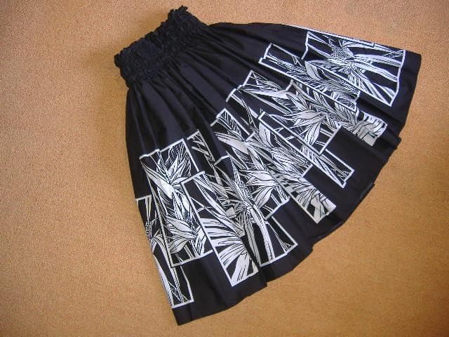 《月末セール！》パウスカート★極楽鳥花★イエイエ★黒地Ｘ白柄