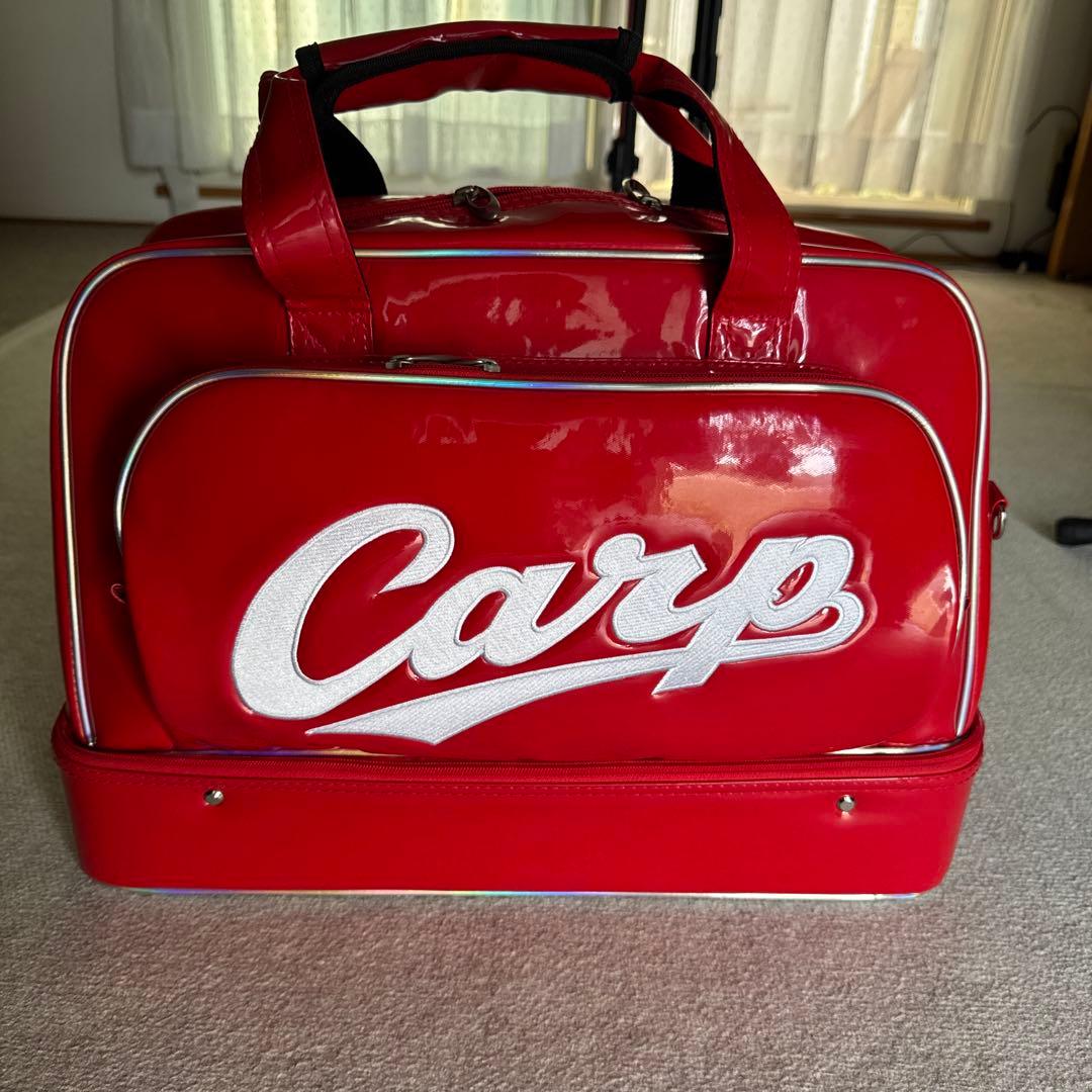 広島カープ　エナメルバッグ