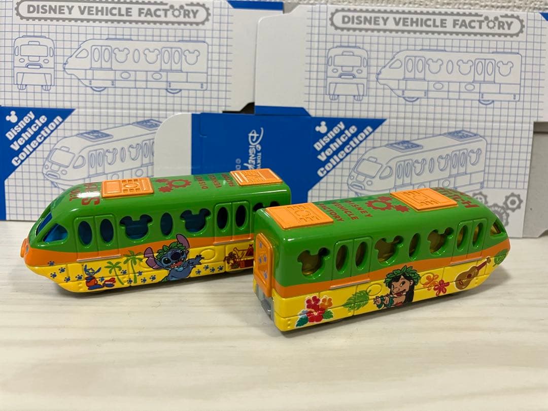 トミカ ディズニービークル ファクトリー リロ&スティッチ ２台（窓：青&黄）2