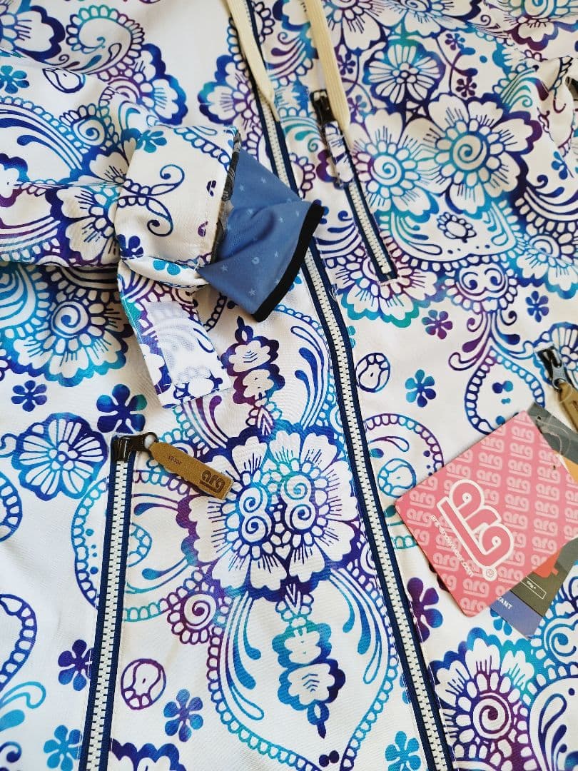 「新品」レディース　スノージャケット　S