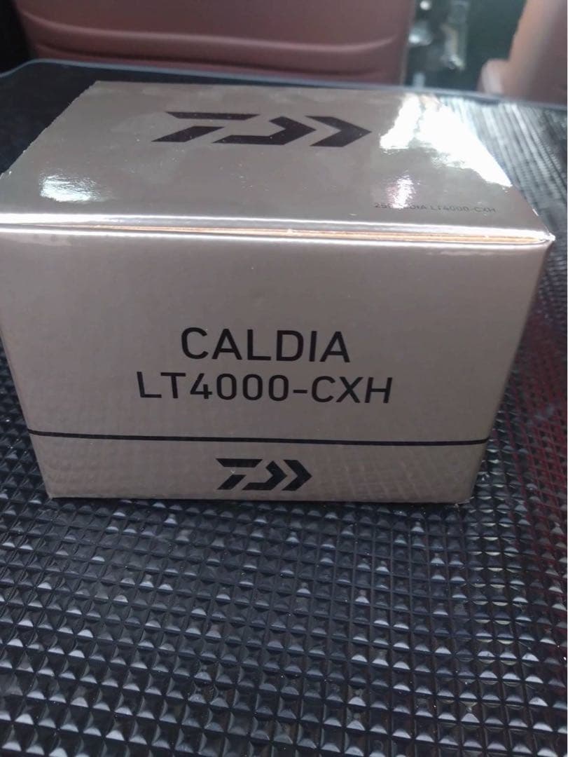 ダイワ　25 カルディアLT 4000-CXH スピニングリール
