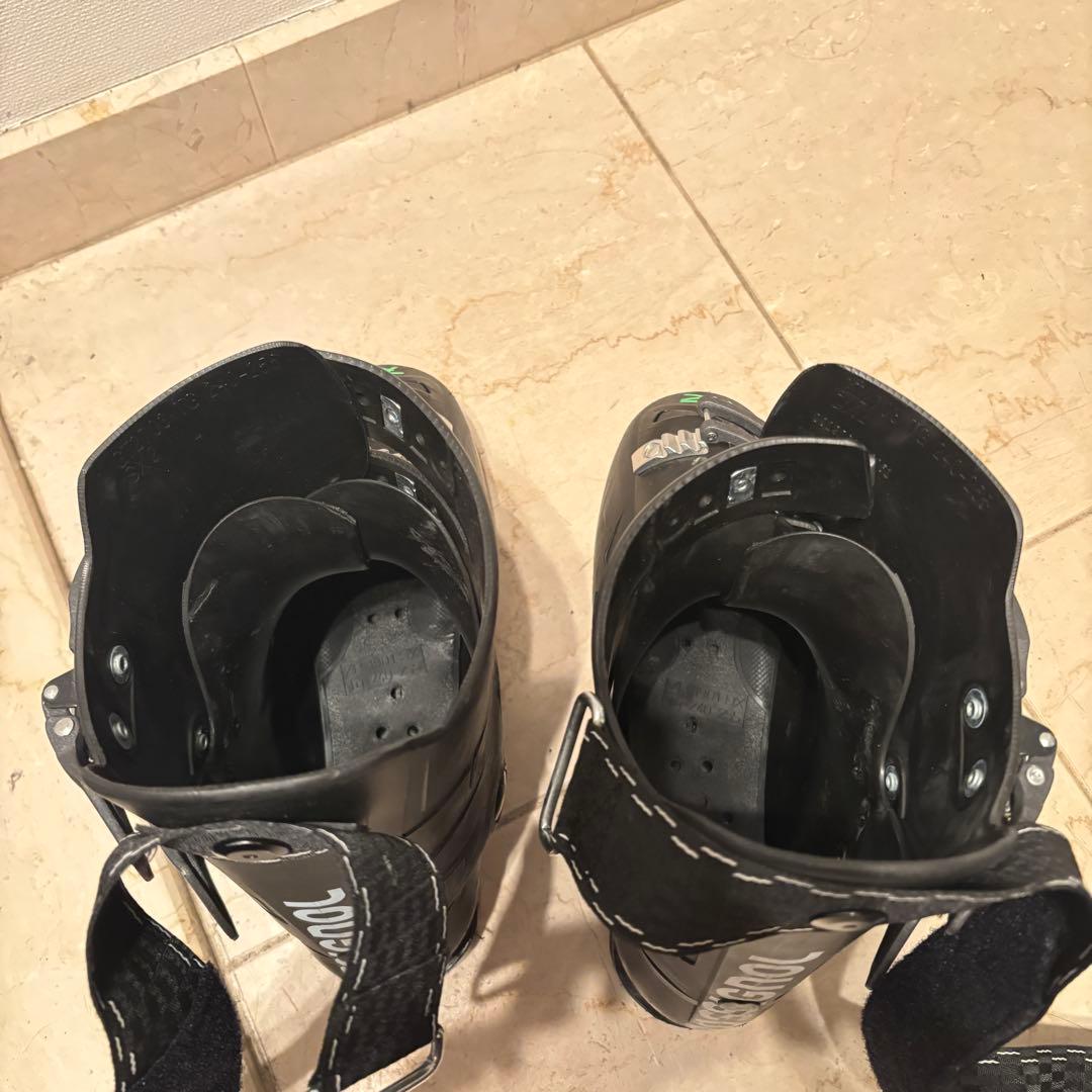 ROSSIGNOL ロシニョールのスキーブーツ　25-25.5cm