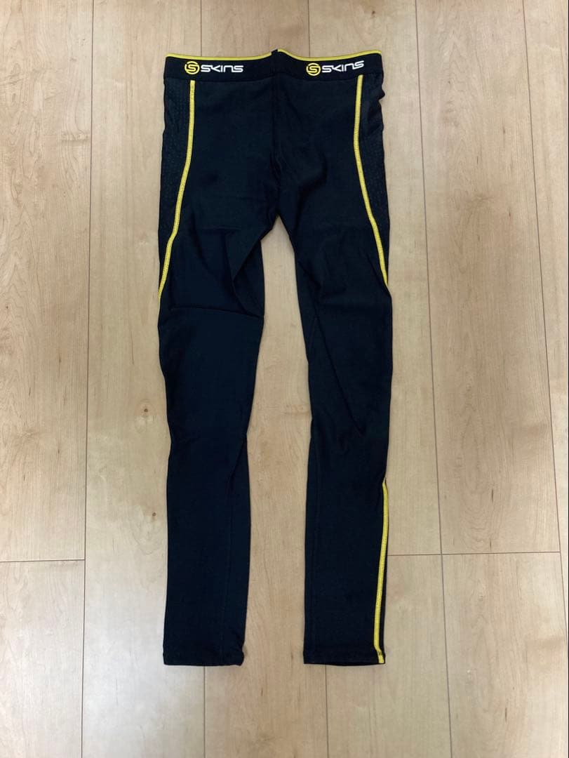 スキンズ A200 ロングシャツ ロングタイツ 上下セット Mサイズ 超美品