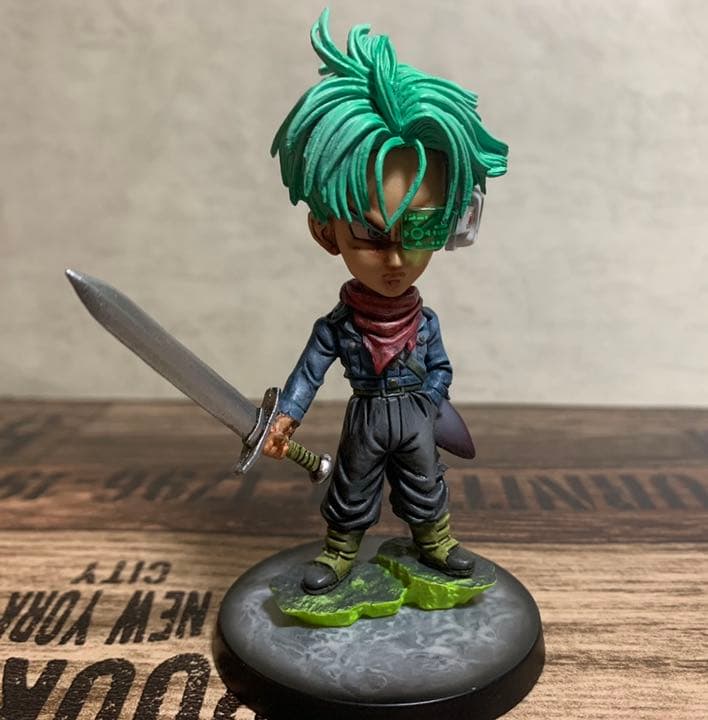 ドラゴンボール　トランクス フィギュア