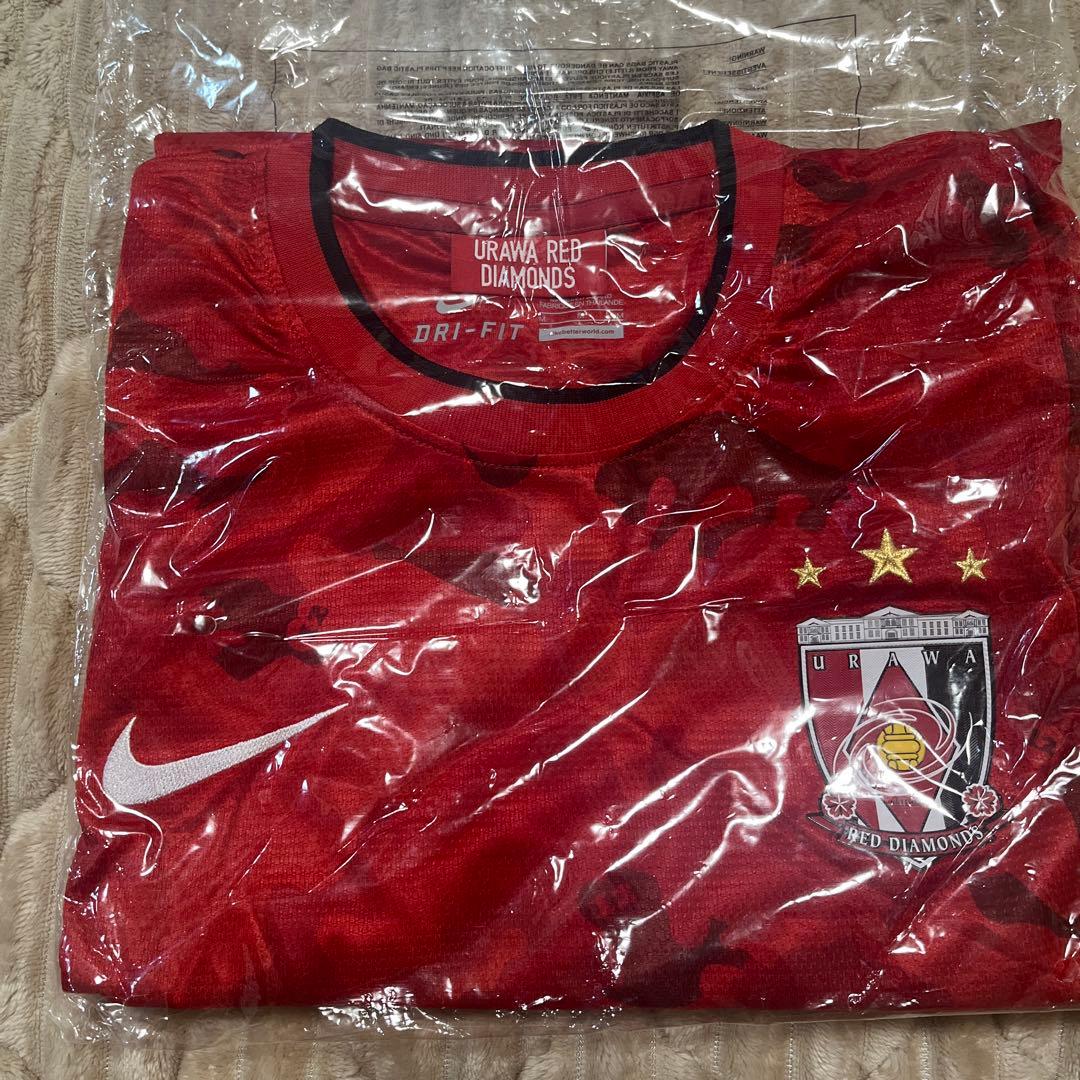 [断捨離中大幅値下げ］新品　浦和レッズ　ユニフォーム　Tシャツ