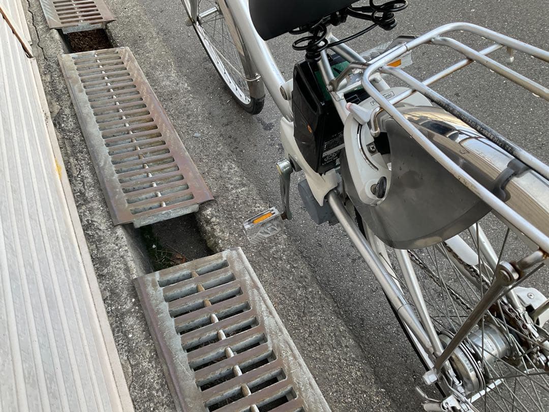 パナソニック新機種電動アシスト自転車viviNX26インチシルバーアルミボディー