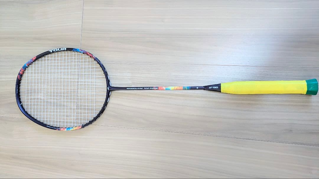 ヨネックス ナノフレア700 TOUR 5UG5 【超美品】YONEX