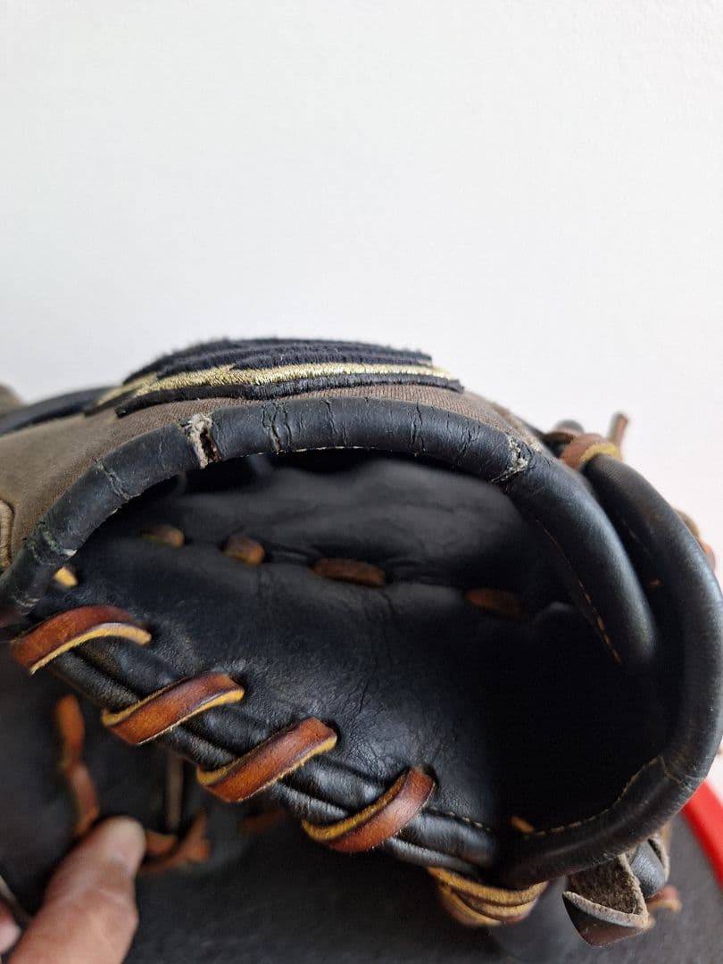 ディークエスト　硬式内野用グローブ