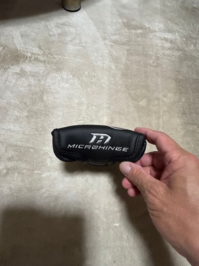 ODYSSEY MICROHINGE 2-BALL パター　33インチ