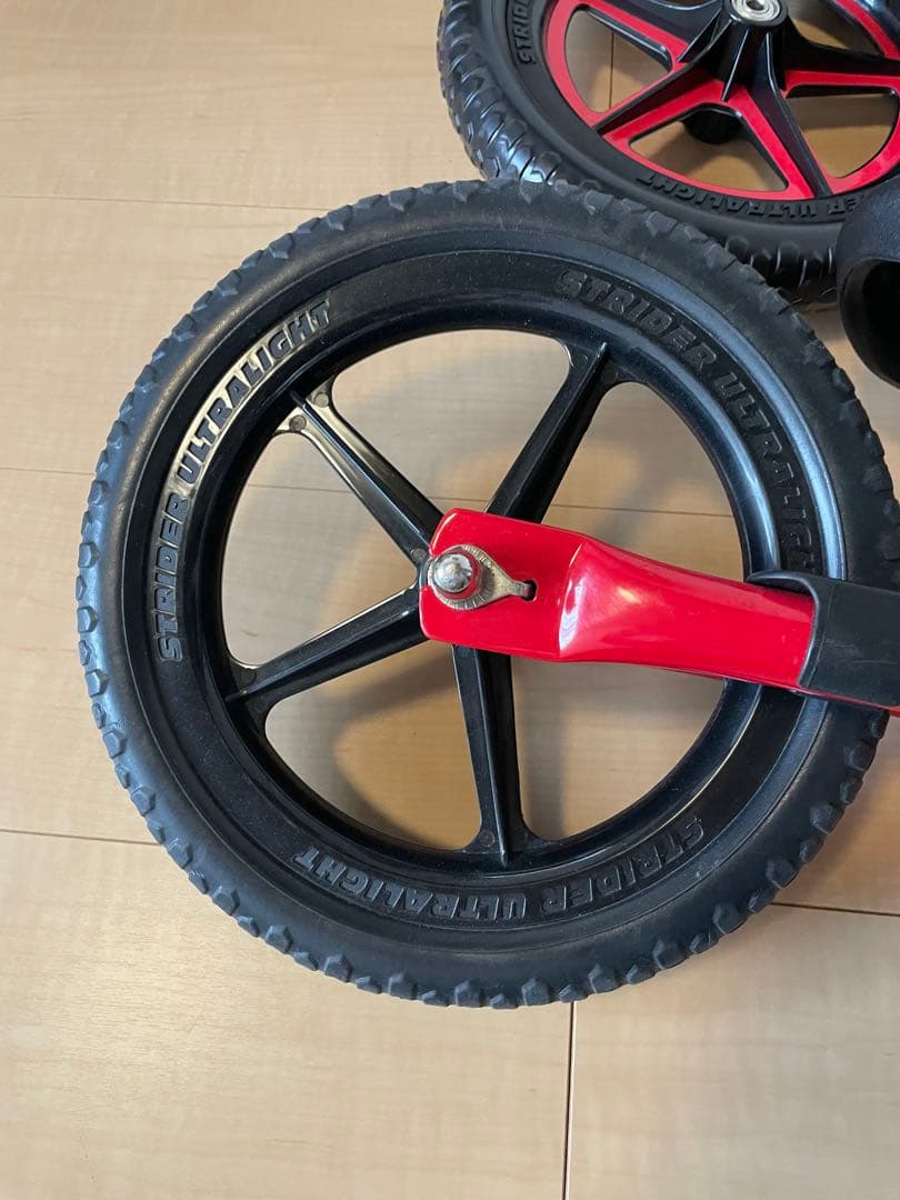 ストライダー　（予備タイヤ新品2本付）