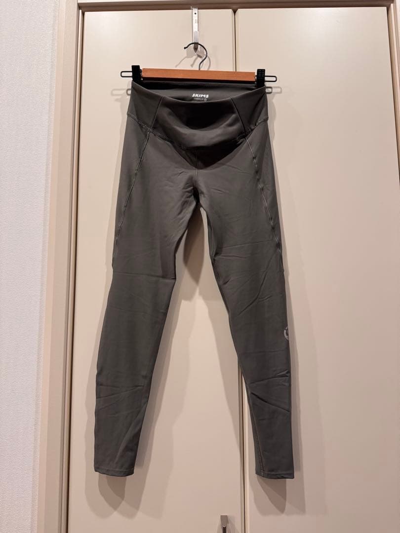 レア！SKIMS POWERED BY Sタンクトップ レギンスセット極美品❗️