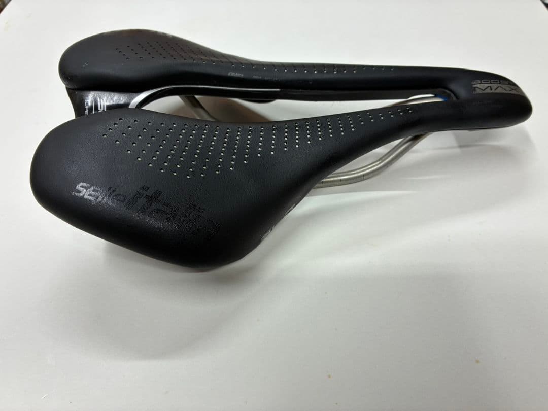 SELLE ITALIA SLR BOOST MAX 155mmサドル ブラック