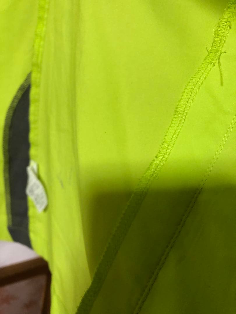 ASICS 蛍光イエロー ジャケット Lサイズ