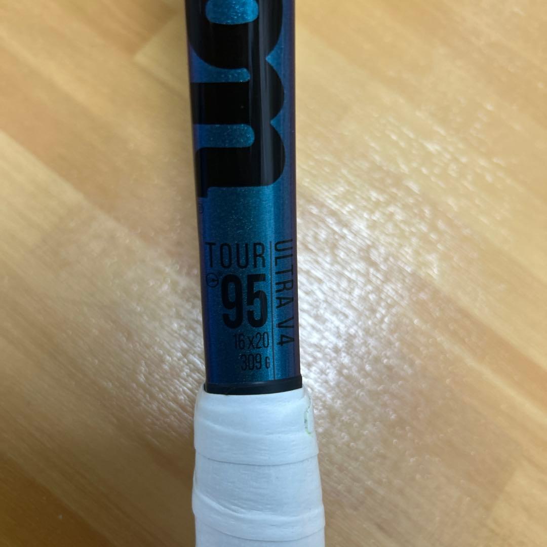 Wilson ULTRA Tour 95 テニスラケット 309g