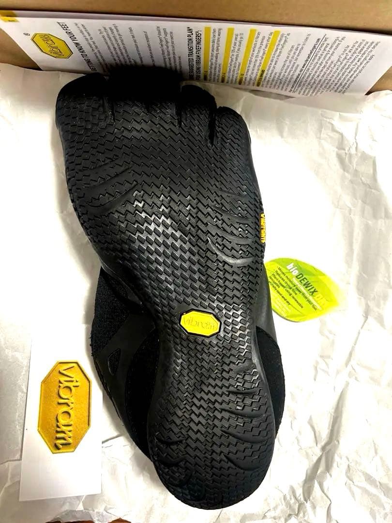 Vibram ビブラム　ファイブフィンガーズ