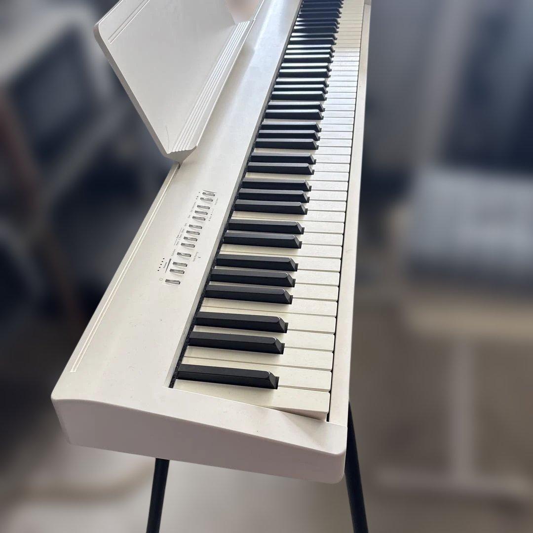 美品　Roland FP-30X ホワイトデジタルピアノ
