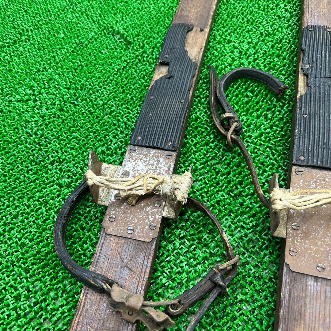 戦後約60年ほど前のスキー板、木製、ウッド、展示したらちょっと目を惹きます！