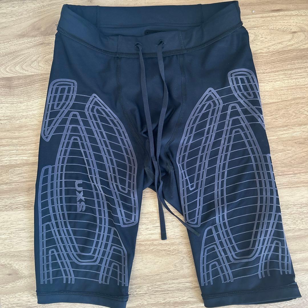 2xuハーフパンツ　xs