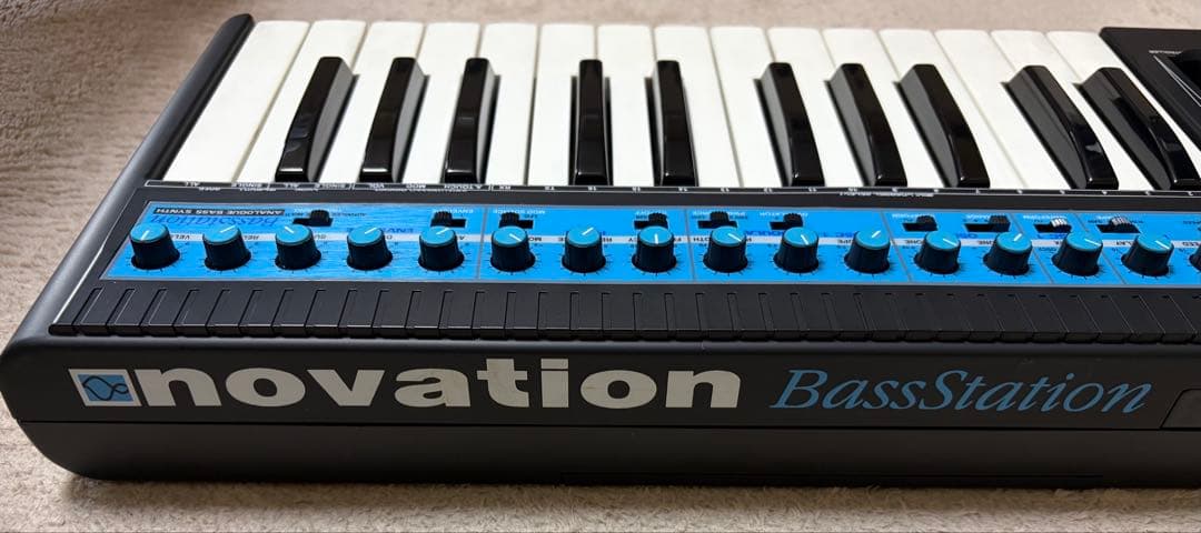 アナログシンセサイザー ノベーション Bass Station 動作確認済