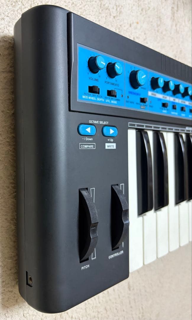 アナログシンセサイザー ノベーション Bass Station 動作確認済