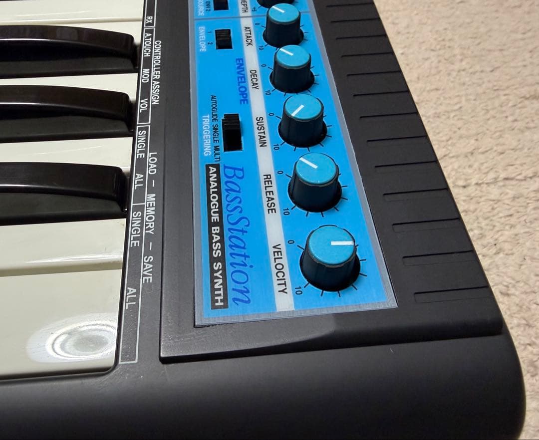 アナログシンセサイザー ノベーション Bass Station 動作確認済