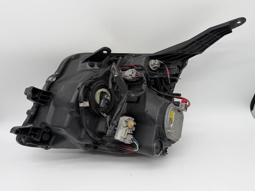 ヴォクシー 70 後期 純正 HID ヘッドライト 左右