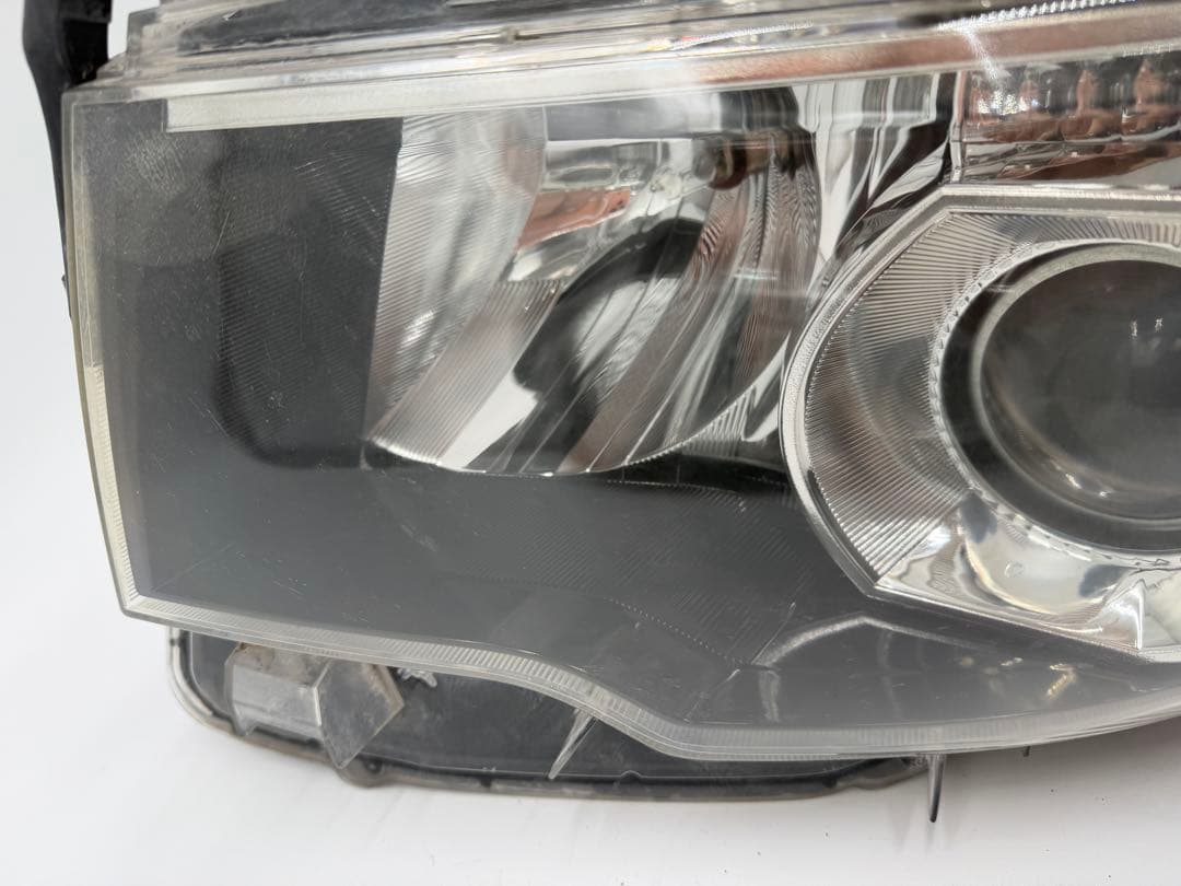 ヴォクシー 70 後期 純正 HID ヘッドライト 左右