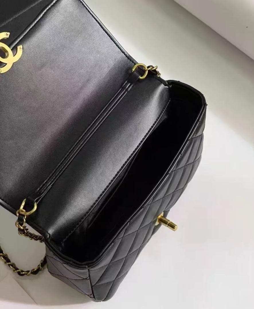 美品、お手頃価格 ブラック ショルダーバッグ