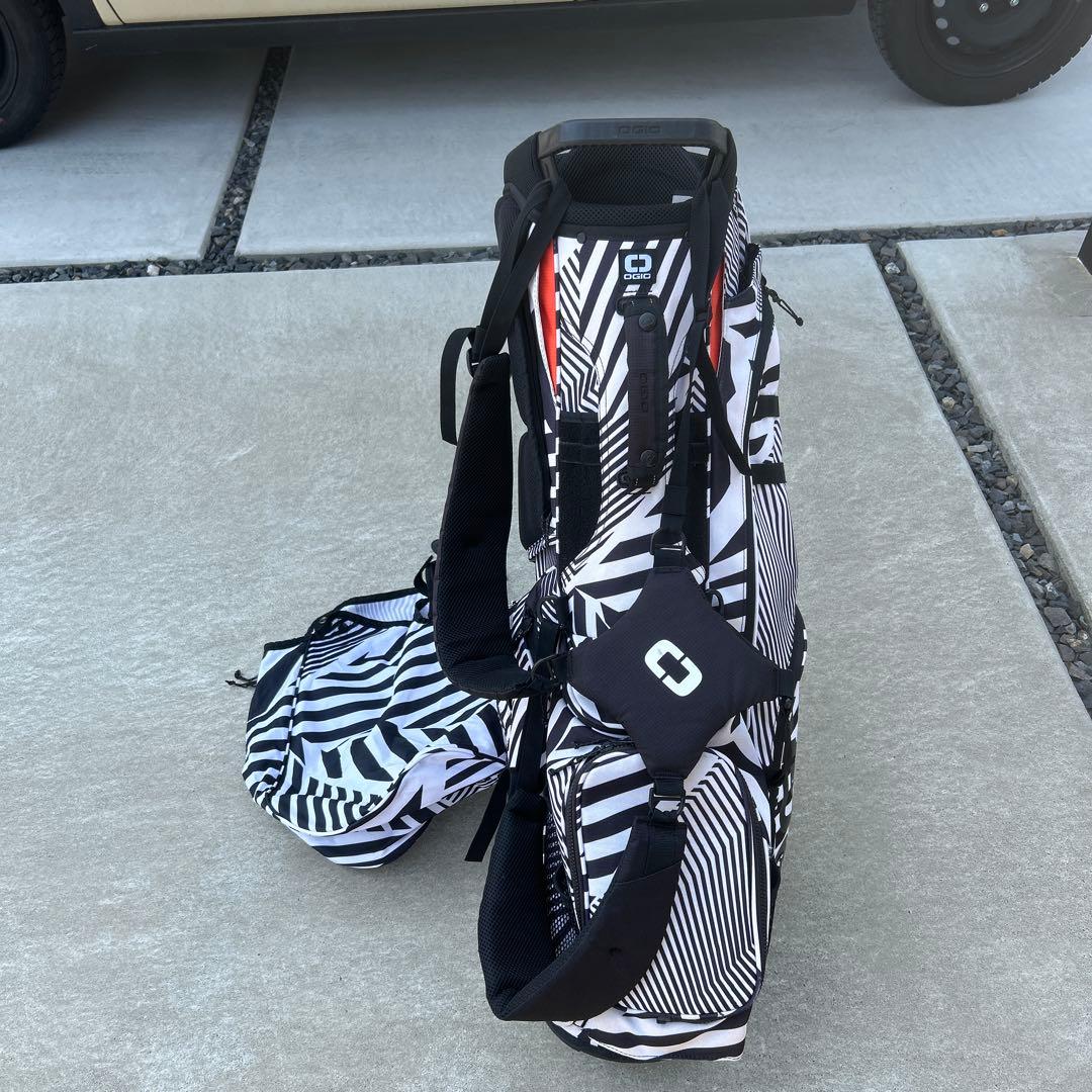 【激安特価】オジオ　ogio スタンド式キャディバッグ　超軽量ゼブラ柄