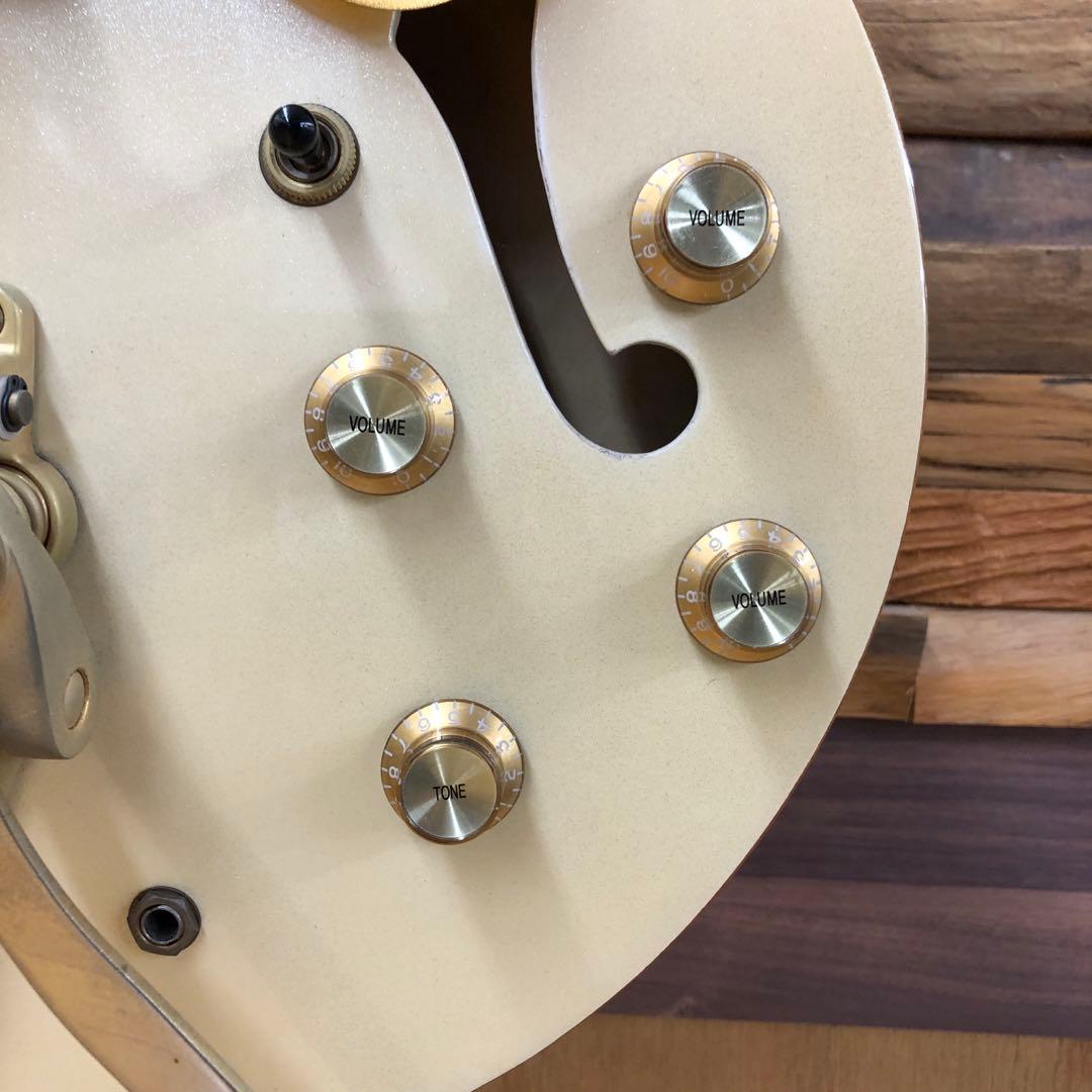 Epiphone Riviera P93 セミアコ 3基P90搭載 Bigsby
