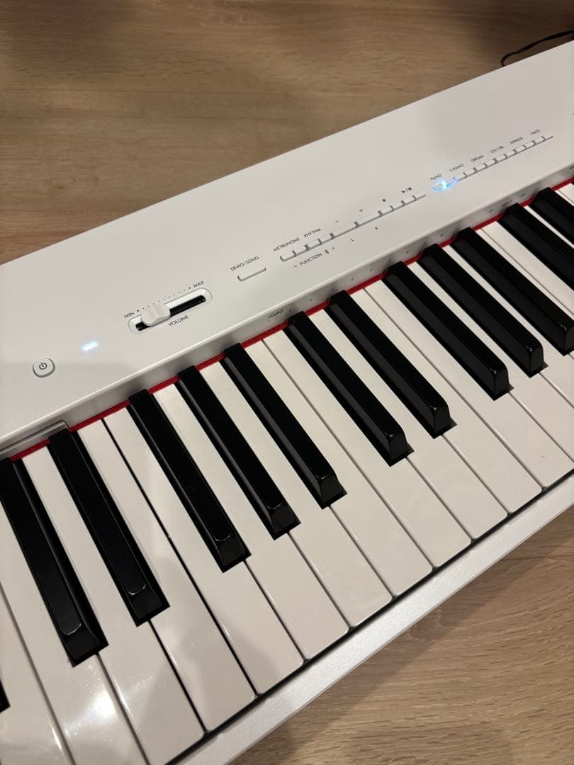 2025年9月購入 YAMAHA 電子ピアノ P-225 WH ホワイト