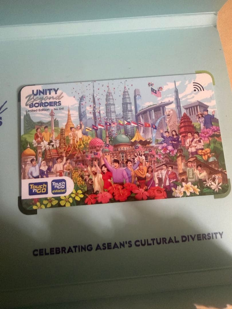 激レア　限定品　マレーシア　ASEAN記念日　セット　ピンバッジ　交通カード