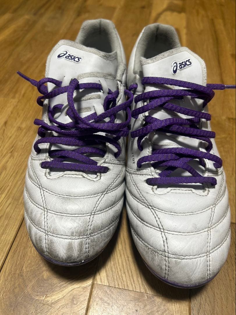 asics サッカーシューズ ホワイト/パープル