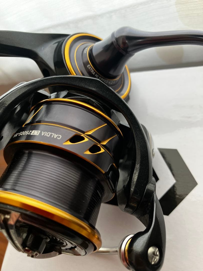 Daiwa LT2500-XH スピニングリール海釣り軽量LT ライトゲーム