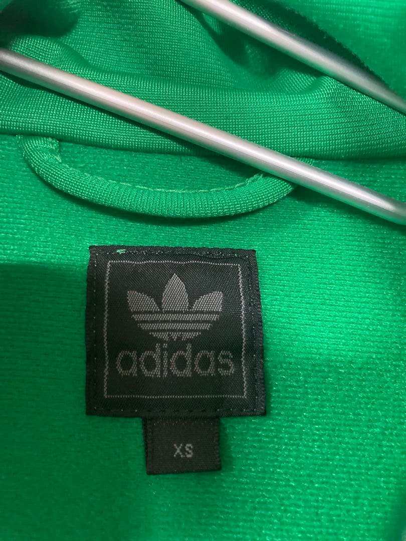 アディダス adidas グリーン　トラックジャケット