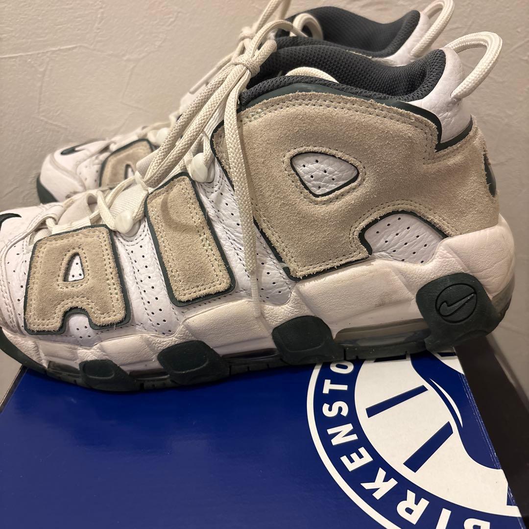 Nike Air upモアテンポ