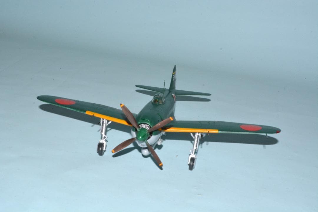 [完成品]1/48スケール　日本海軍　局地戦闘機『紫電』1１型甲
