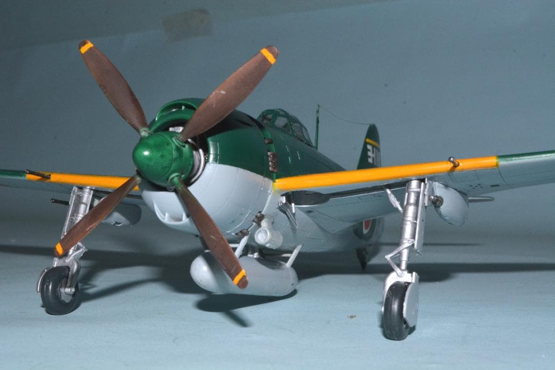 [完成品]1/48スケール　日本海軍　局地戦闘機『紫電』1１型甲
